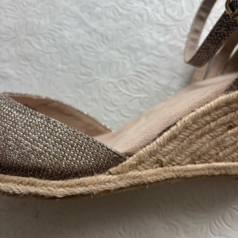 ❤️2/$15or3/$21❤️Merona Espadrille Ankle-Strap Shoes in Metallic Taupe, Size 9.5